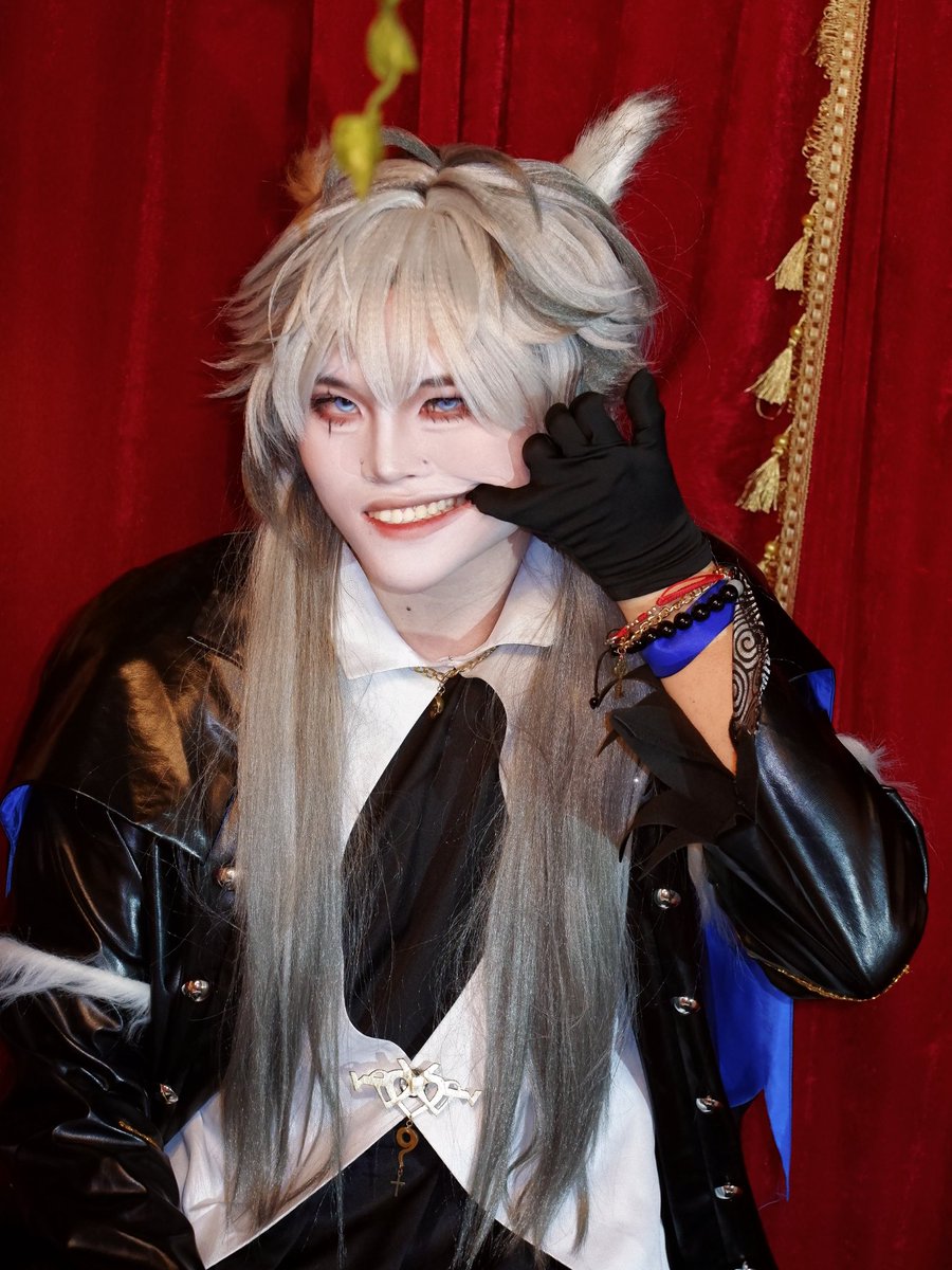 NoStars_Dream's tweet photo. 拉狗子帅！
梦咖的kuma化妆真的超厉害喵～

#男娘 #cosplay #明日方舟ㅤ https://t.co/rR7004CrXp