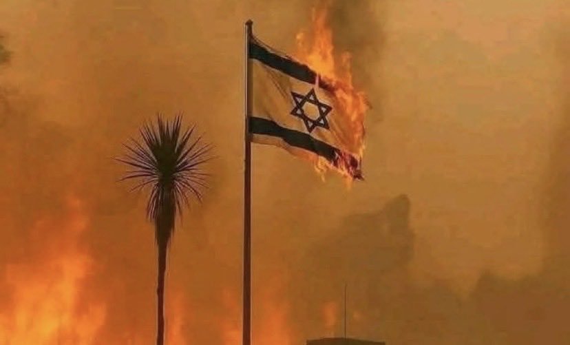 pueblopatriota's tweet photo. 🇮🇷 🇺🇸 🇮🇱 En Irán ya amaneció, los misiles iraníes siguen su trayectoria hacia objetivos de la coalición Epstein; los buques de la armada estadunidense y objetivos militares del estado sionista de Israel. https://t.co/XCAALfJNLU