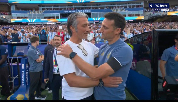 Elriodecuomo's tweet photo. las emotivas palabras de scaloni al dt de suiza:
"mads mikkelsen, me encantó tu personaje en death stranding" https://t.co/XC0gcaSjfT