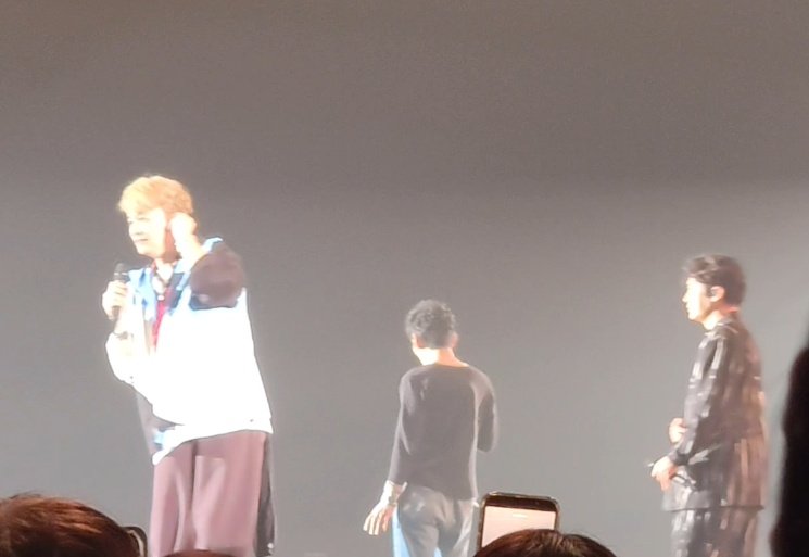 oharuthaikick's tweet photo. もう先週の話ですが娘と　#NAKAMAtoMEETING in 福岡に行ってきました！
彼らをライブで見るのは10数年振り。懐かしさもありつつコンサートとは違う緩さが新鮮で、でもやっぱり変わらない空気感が嬉しかったなぁ。
SNSタイムは全然ヘタクソで改めて🇹🇭のマミーたちの撮影スキル凄いなと思ったのでした😂 https://t.co/Hz9x8KWVNL