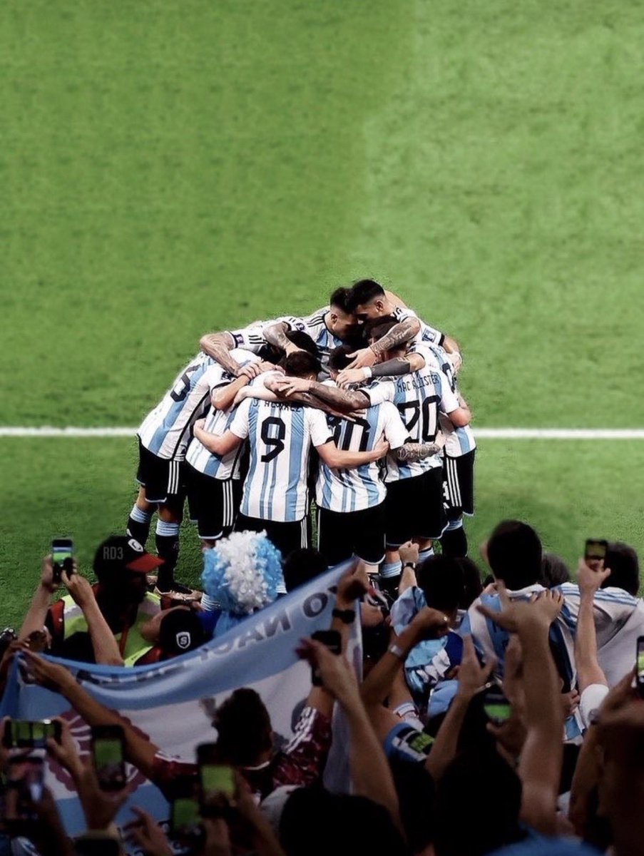 PasionSeleccion's tweet photo. Y ahora que se venga Inglaterra.

¡Gracias muchachos! https://t.co/LnYrApBxe8
