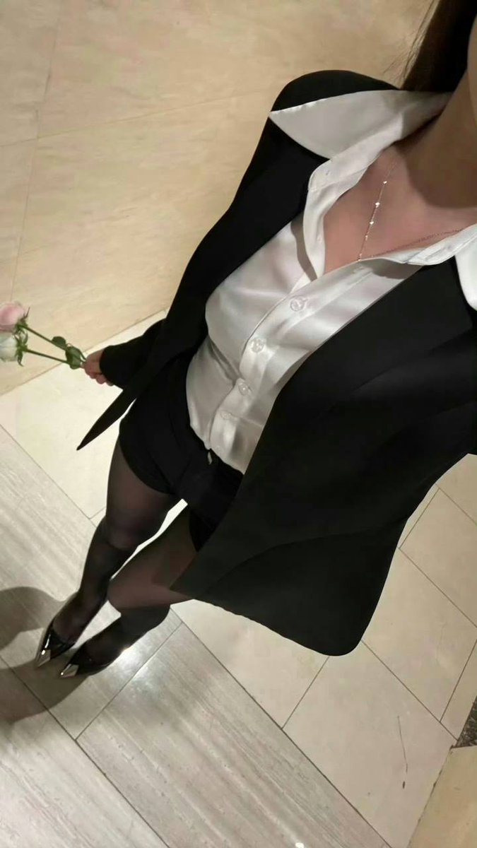 EmilGeo95993397's tweet photo. 别玩手机了，来跟我一起玩好玩的游戏吧。

上海

#上海

通🍆道🥕涟🥒戏🔀：@choibaby333（截图界面或转发帖子快速通过） https://t.co/Th9eePXy8j