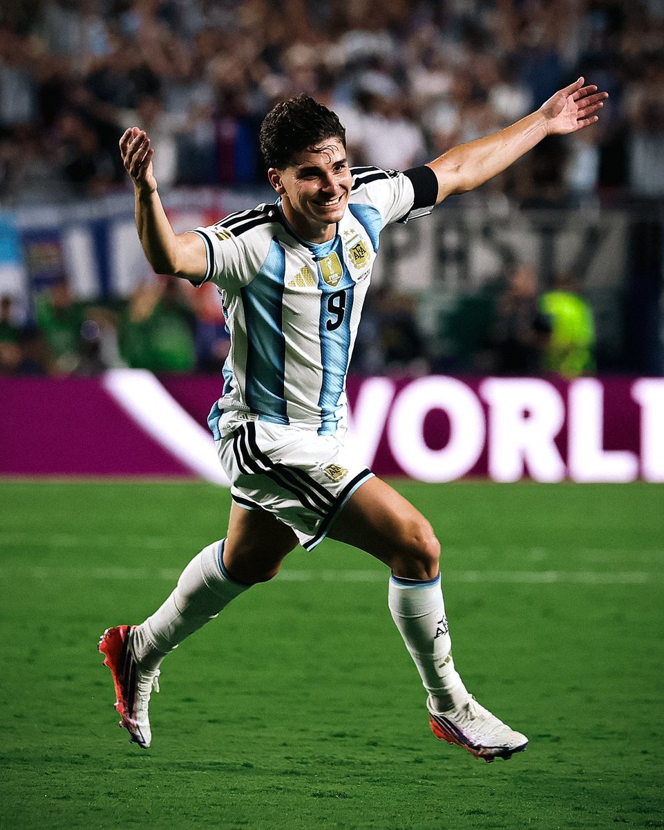 imnazar6's tweet photo. #Julianalvarez 
#messi 
#argvssui https://t.co/uMAY0IvjVq