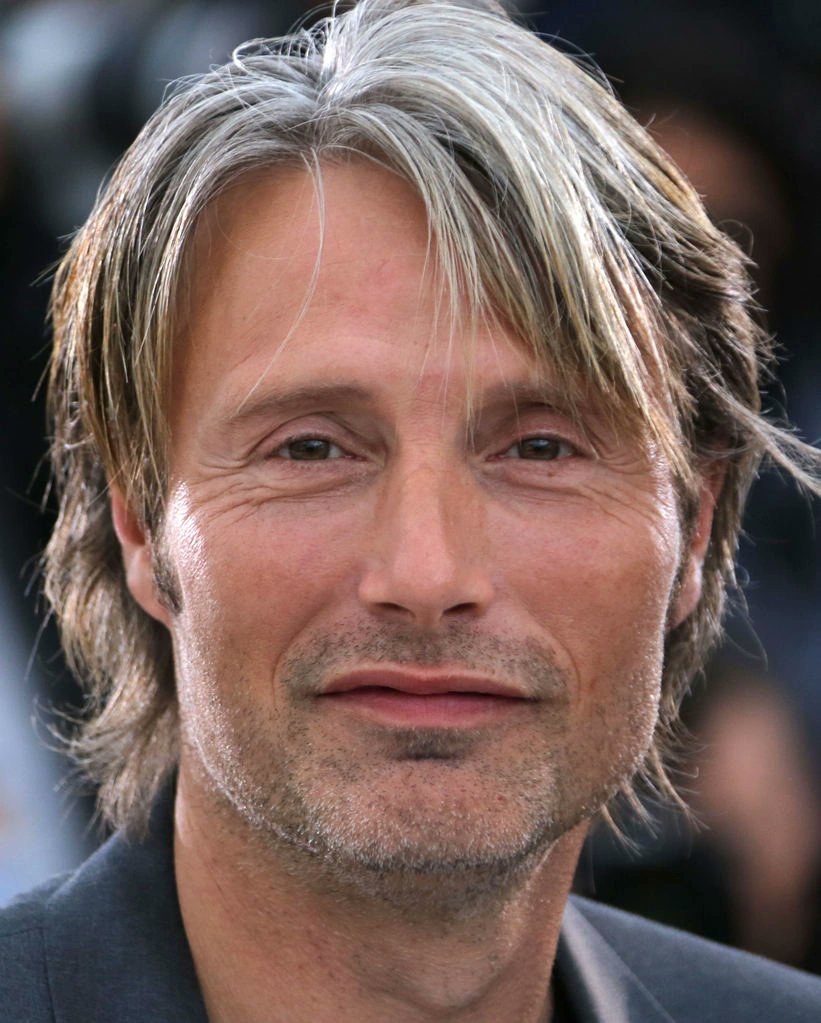 MountainPew's tweet photo. Every time Swiss coach Murat Yakin was on screen, I caught myself wondering why Mads Mikkelsen was on the sidelines https://t.co/EgORJhD7AJ