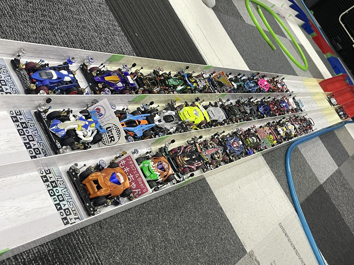 zank_OFFICIAL_'s tweet photo. B-MAX東海プレミアム 岐阜大会
はーじまーるよ〜。
#BMAXGP
#ミニ四駆 https://t.co/mOmQRwPXX8
