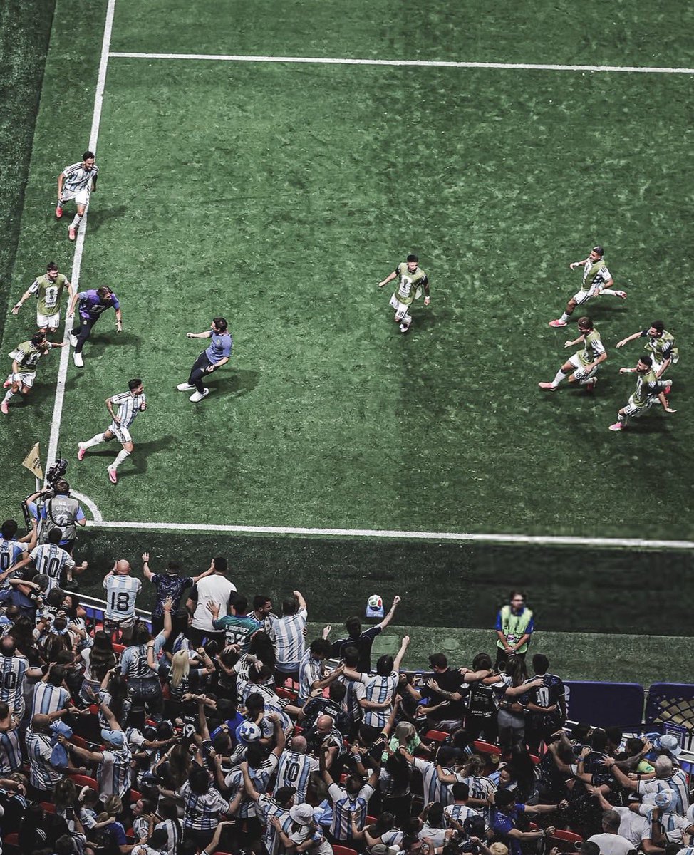 manolo_perez13's tweet photo. Lo ganó Argentina 🇦🇷  con mistica, un partido que se le complicaba y lo resuelven, muy bien Scaloni con los cambios y pasan a semifinales contra Inglaterra.
Se vienen los dos partidazos de semifinales!!!! https://t.co/1xthw5LXjS