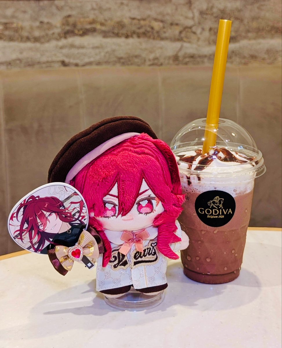 afunui_cafe's tweet photo. 続いて望見さん🧸♥️
ナイチューでの舌打ち、とても楽しみにしています〜😌♡
ロングヘアのため、シャツのサインが隠れちゃうところも愛おしいですね🥰
#いつぬいが見られるタグ
#ぬい活 https://t.co/awS7uEi65U