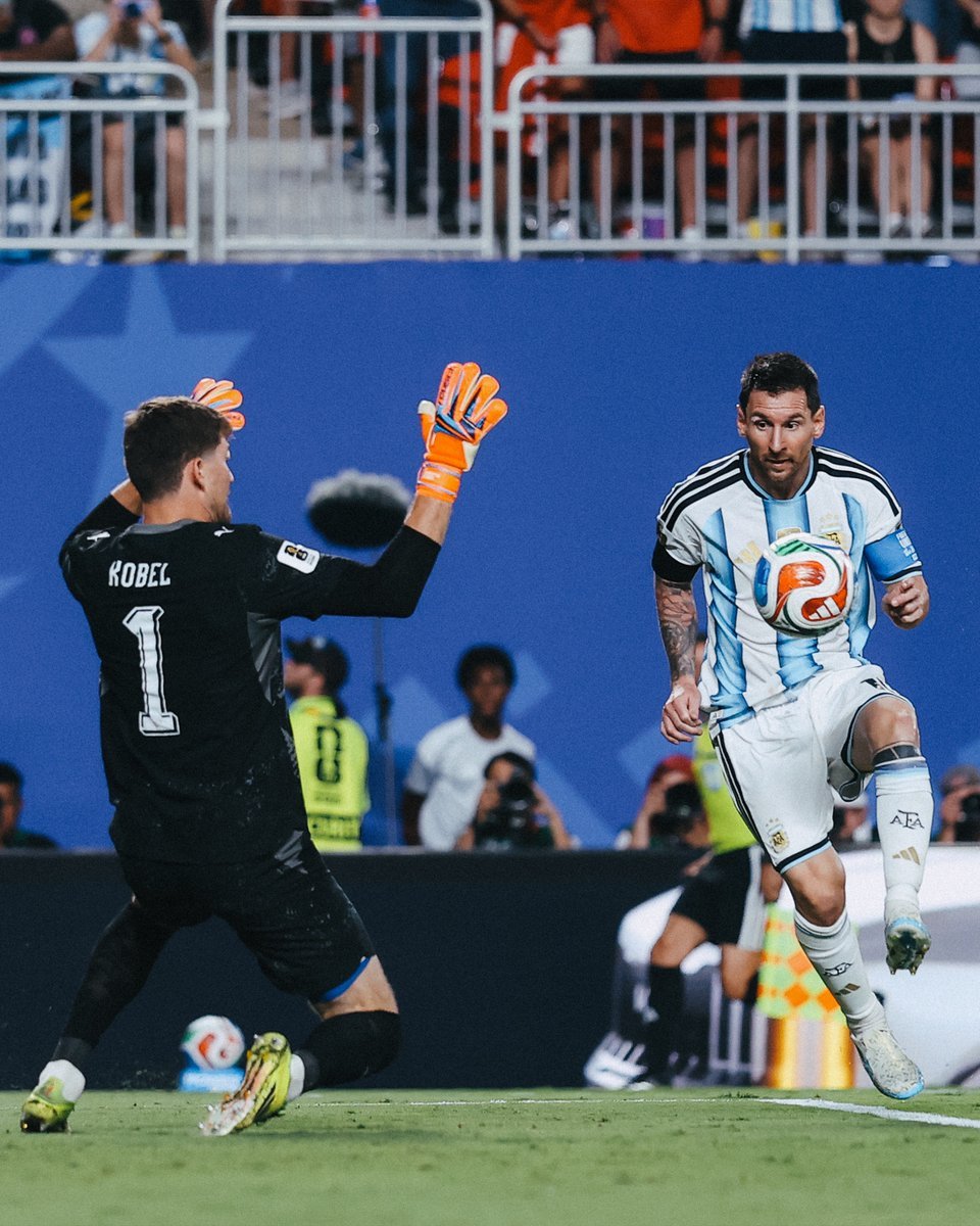 GrantArt5's tweet photo. Is it just me that sees Argentina winning the 2026 world cup? 🏆
🇦🇷🇦🇷🇦🇷 https://t.co/pEII7GpPiD