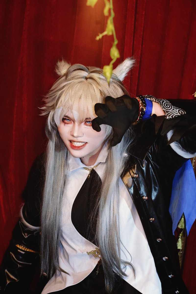 NoStars_Dream's tweet photo. 拉狗子帅！
梦咖的kuma化妆真的超厉害喵～

#男娘 #cosplay #明日方舟ㅤ https://t.co/rR7004CrXp