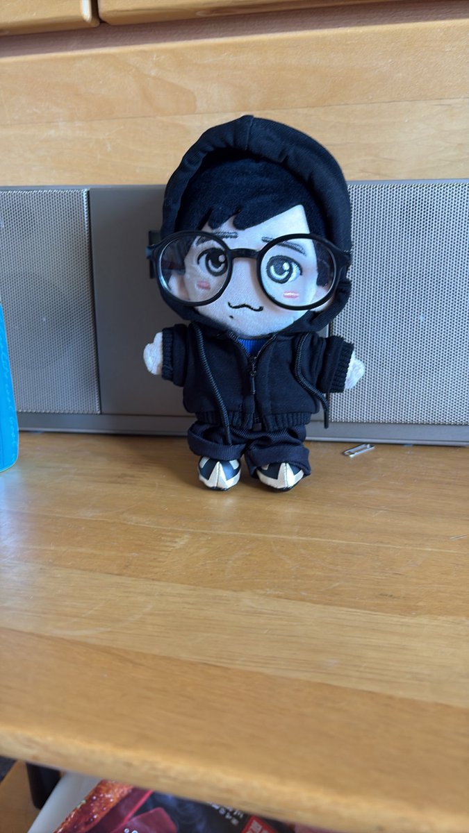 miya_worship617's tweet photo. 黒のフードつき
ジップパーカーやっと
届いた！
サイズぴったりやん🥰
全身黒
黒宮ぬい
かっこいい😎 https://t.co/TJCFrOlL0M