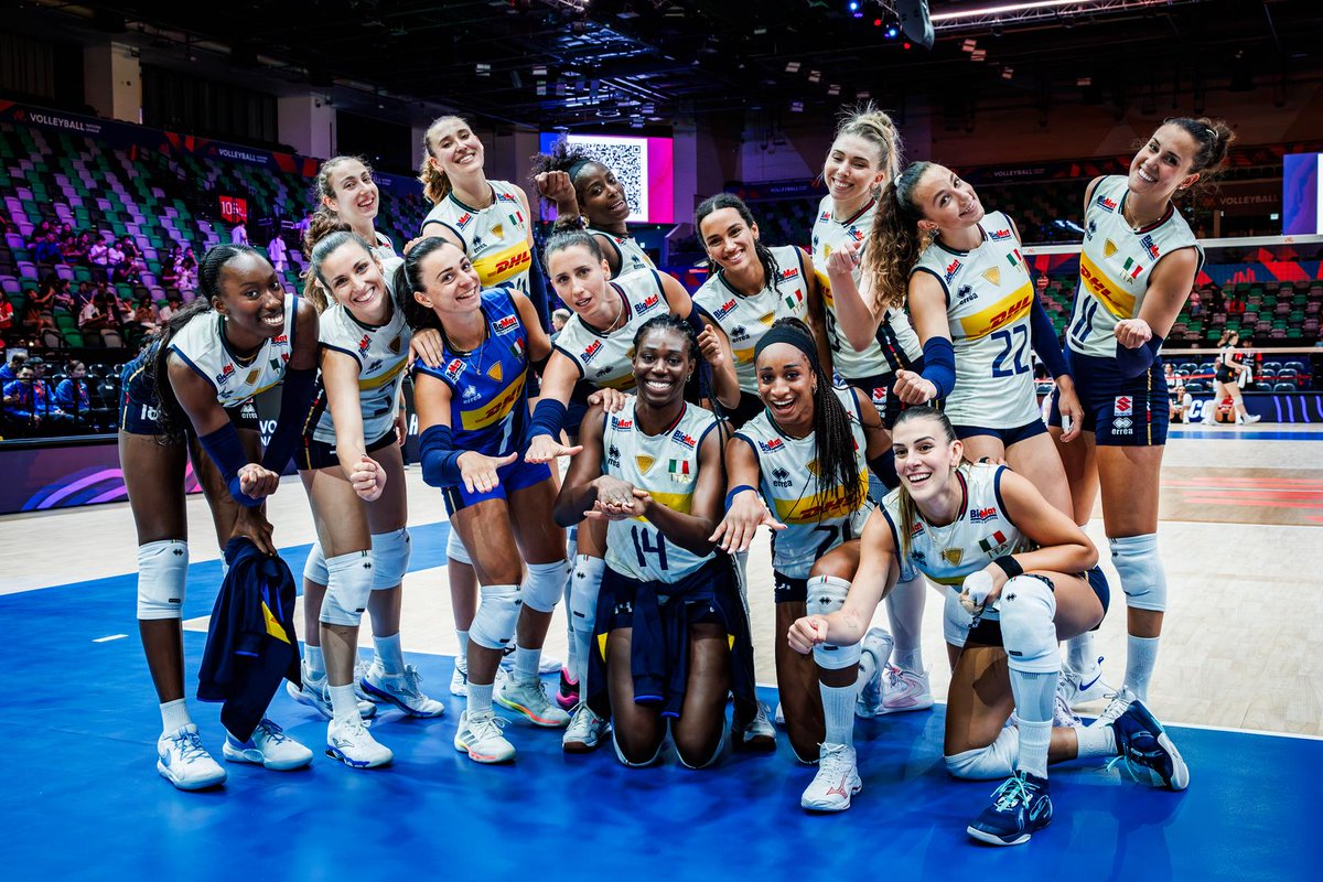TBSvolleyboo's tweet photo. ＼ポーランド戦に全てをかける🔥／

#バレーボールネーションズリーグ
今夜は世界ランク5⃣位のポーランド🇵🇱👊

日本ラウンド最終戦‼️
この一戦ですべてが決まる🔥 
勝てば決勝ラウンド進出、負ければ予選ラウンド敗退…。日本代表の運命を懸けた大一番

【決勝ラウンド進出国】
アメリカ🇺🇸
イタリア🇮🇹
ブラジル🇧🇷
トルコ🇹🇷
オランダ🇳🇱
カナダ🇨🇦
中国（開催国枠）🇨🇳
ーーーーー

🇯🇵日本vsポーランド🇵🇱の勝者

#VNL2026 
©volleyballwarld