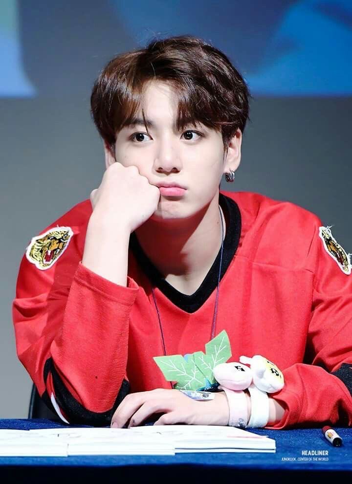 yuung0613's tweet photo. 그 시절 빠순이라면 한 번쯤은 가슴에 품어본 미소년 정국 https://t.co/nJt8n1hfIm