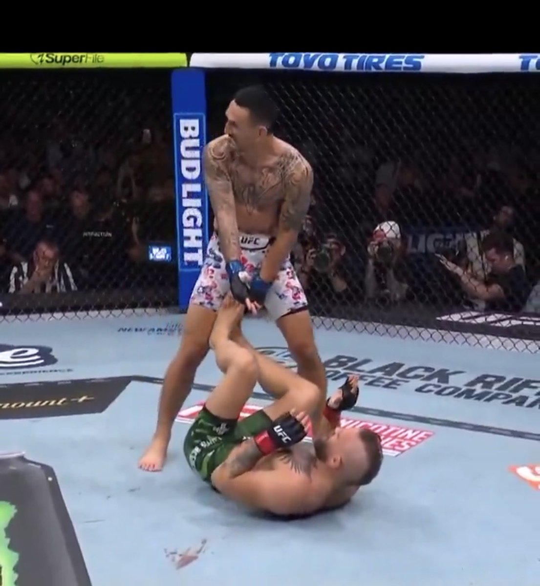M02_95's tweet photo. Respect #UFC329 https://t.co/RmIJYpq4R6