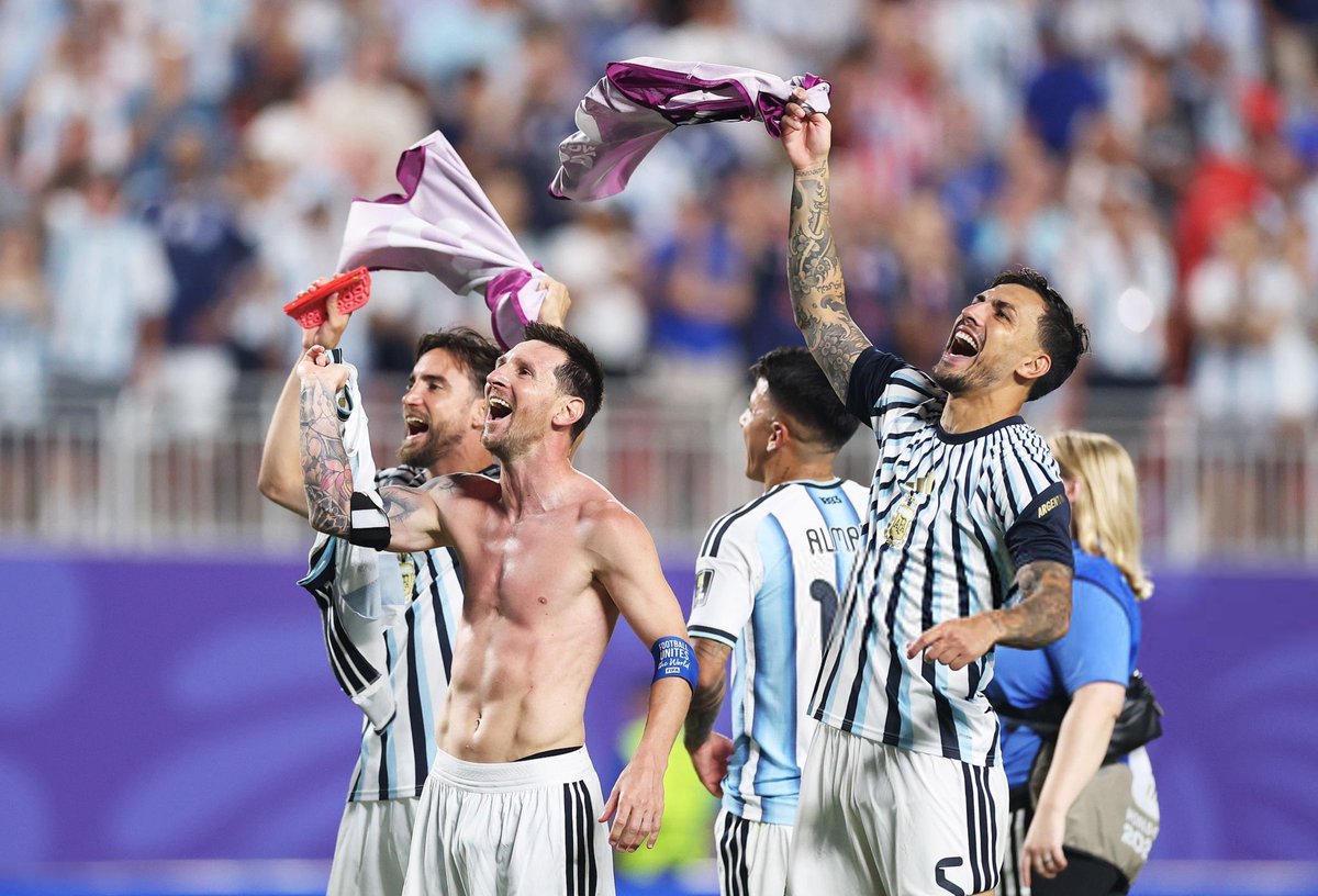 WeAreMessi's tweet photo. Leo Messi and team celebrate after reaching the semi finals! 🤩😍🥶 https://t.co/CI7URvP1I1