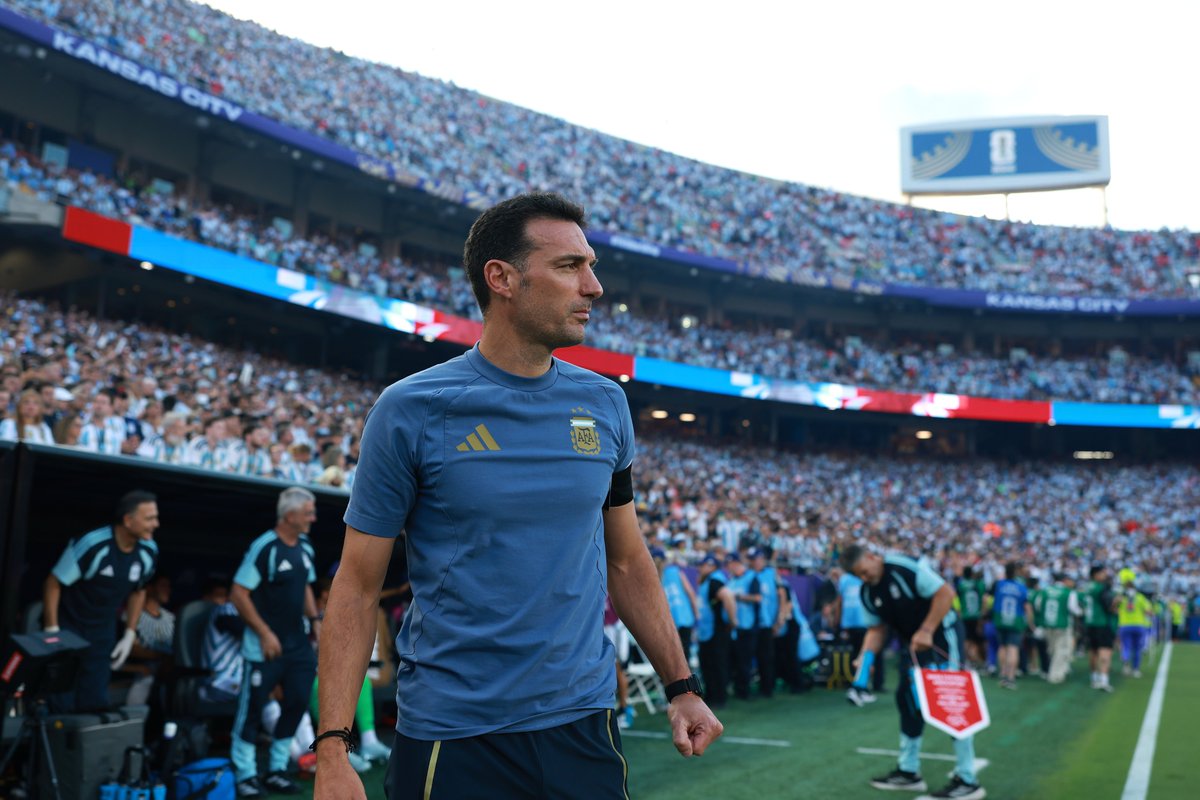 Argentina's tweet photo. 🏆 #FIFAWorldCup Lionel Scaloni: "Sabíamos que era un equipo muy físico, desde esa parte nos pusieron mucho en dificultad". https://t.co/klJbLHDCl6