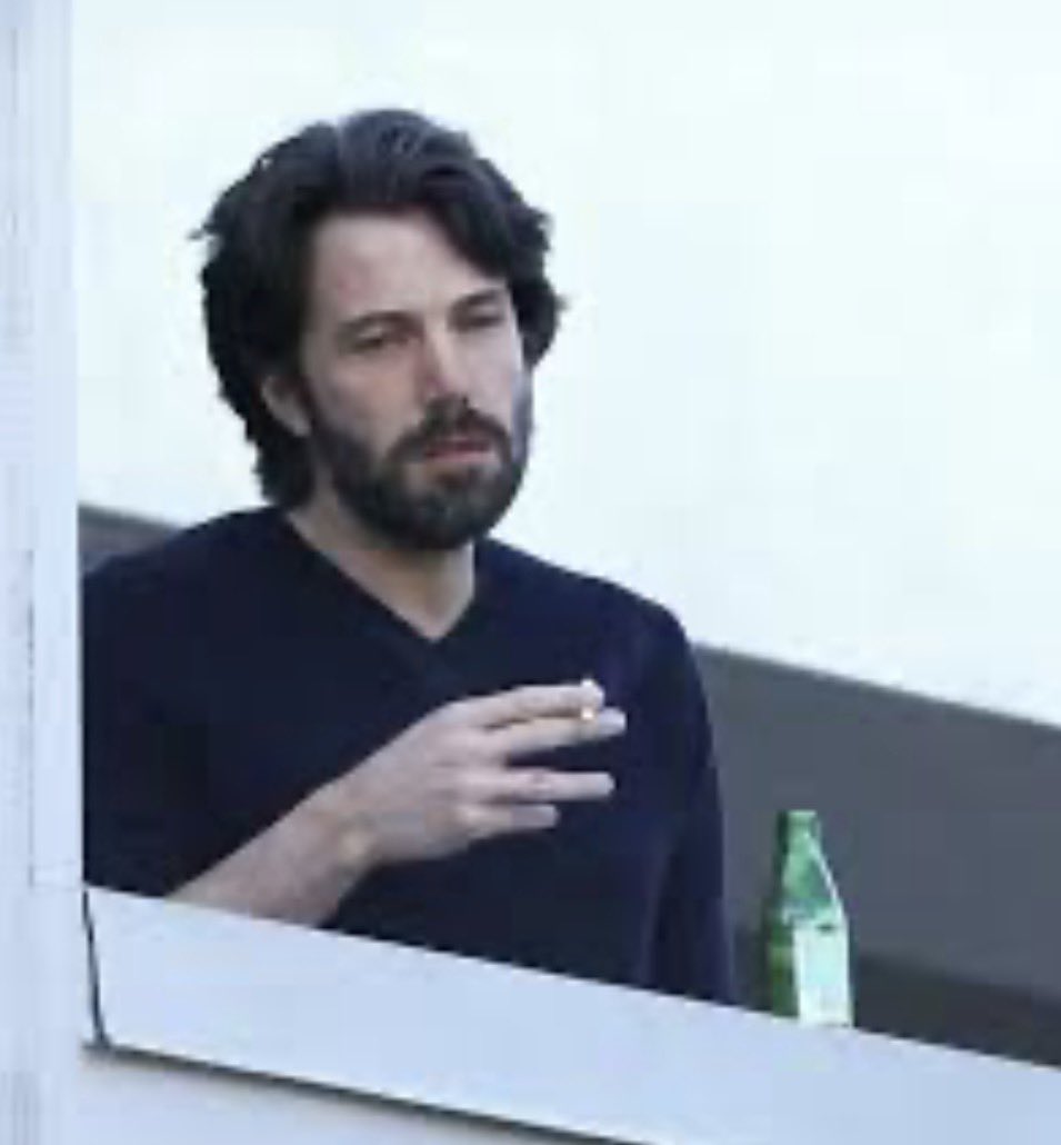 drearymondays's tweet photo. How it has felt to be a Noah Kahan fan this week: https://t.co/yARf1JL97d