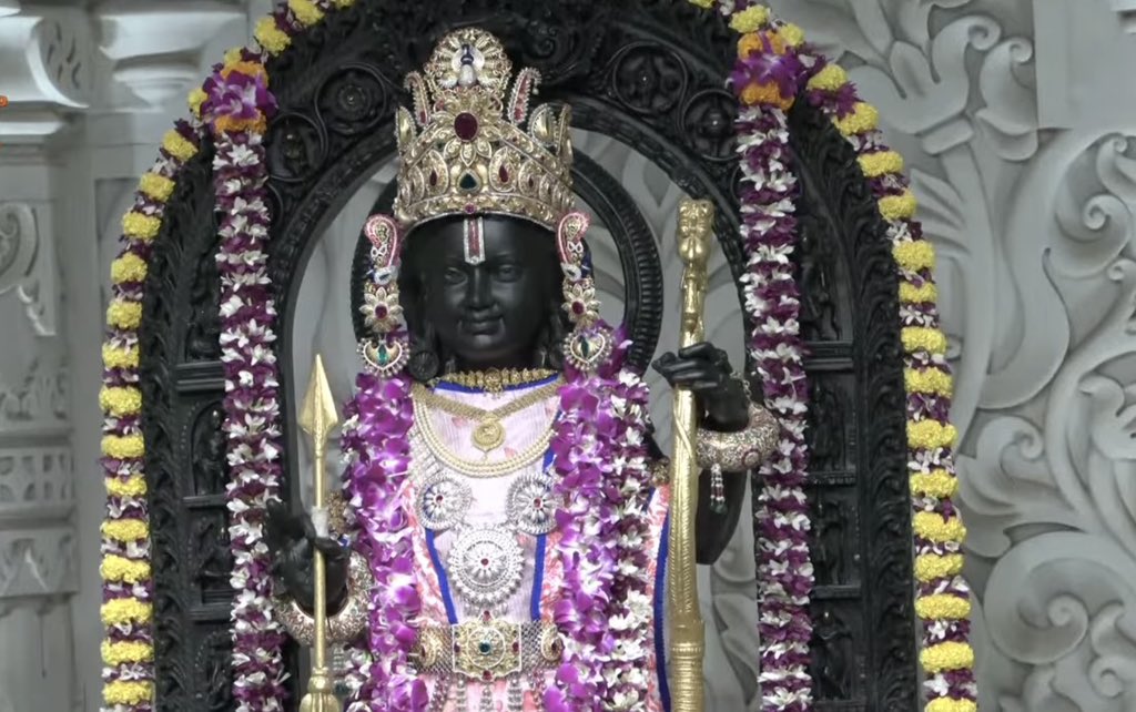 mysunil_'s tweet photo. दान का दशांश उस स्थान विशेष के सेवादारों, पुजारियों का होता है लेकिन व्यवस्थापक अब ऐसा नहीं करते।

जय श्री राम 🚩
#सूर्यदेव #जय_श्री_कृष्ण https://t.co/Uo3vmLBTTU