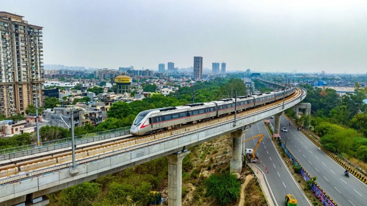 exploreinindia's tweet photo. The Proposed #Ghaziabad–#Jewar RRTS or (Namo Bharat) corridor enters DPR stage, with the featuring 12 stations

🔹Connecting Ghaziabad - Noida to #Noida International Airports🇮🇳
🔹Distance: ~72 Km
🔹Travel Time: ~50 min
🔹Speed: Designed for 180 km/h
🔹 Project Cost: ₹20,640 Cr https://t.co/Q0thow0FjL