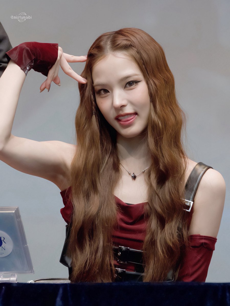 mistymaibi's tweet photo. 251017 WITHMUU

#MAI #마이 #IZNA #이즈나 #まい https://t.co/oD30qzCNlB