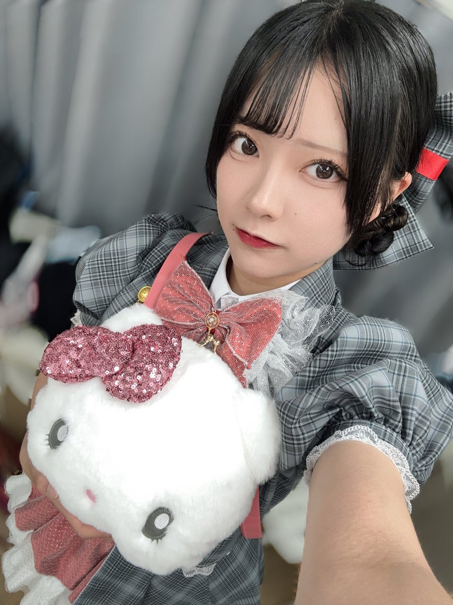 Secret_noanoa's tweet photo. 本日五反田G4 無銭プロジェクト！！

ハプニングたくさんだったけど！！楽しかった！！＾＾
特典会キティちゃんももってこれでハッピーです=^・◦・🎀^= https://t.co/M2BLn3lJCQ