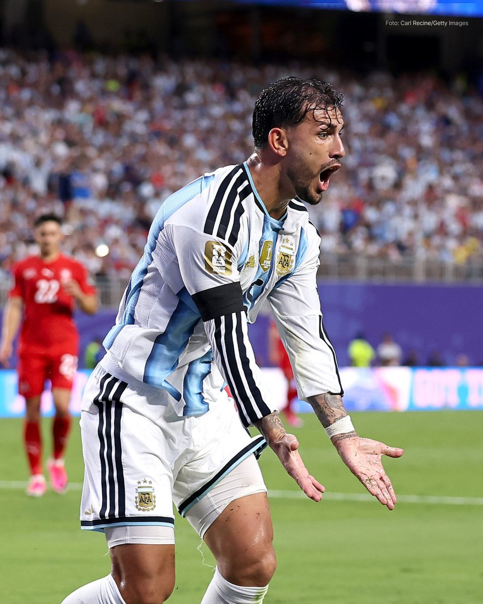 lanumero12comar's tweet photo. 🇦🇷📈 El partido de LEANDRO PAREDES ante Suiza:

⌛️ 110 minutos disputados
👟 131 toques
📊 112/119 pases precisos (94%)
📍 73/78 pases en campo rival (94%)
🔑 2 pases clave
🎯 2/4 pases largos precisos (50%)
🛡️ 4 recuperaciones
✂️ 1 intercepción
🧹 1 despeje
💪 3/5 duelos en el suelo ganados
🪓 1/1 duelos aéreos ganados (100%)
🪄 1/1 regates completados (100%)