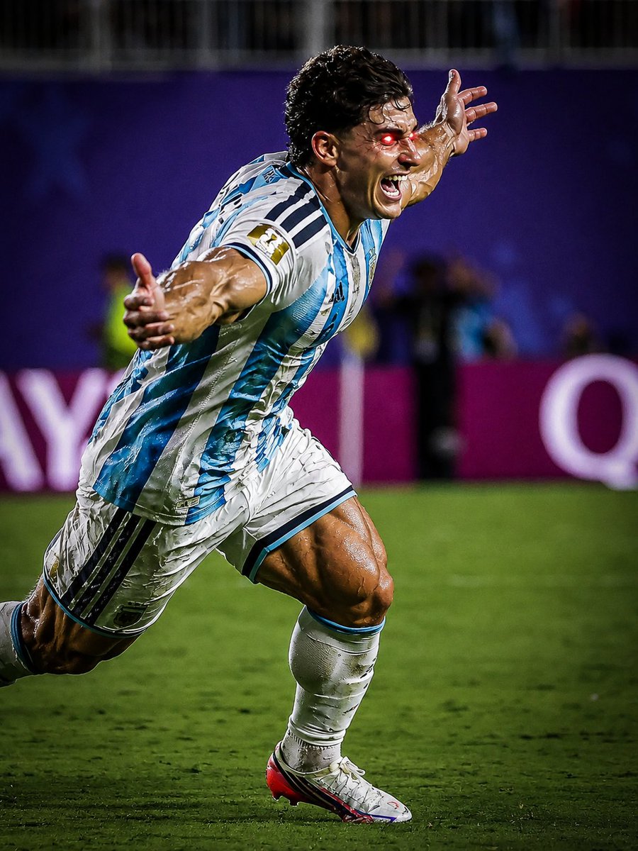 ggabitb's tweet photo. LA BESTIA DE CALCHIN DESPERTÓ, SOLO NECESITABA OLER SANGRE MARRONA https://t.co/SKazAmQFwb