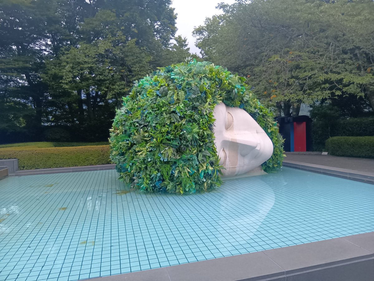 sodesurizaka's tweet photo. 彫刻の森美術館!!
ずっと気になってたドットウアモウに会えて良かったし、自然と芸術が溶け合ってる感あって良かった。 https://t.co/VBet6km556