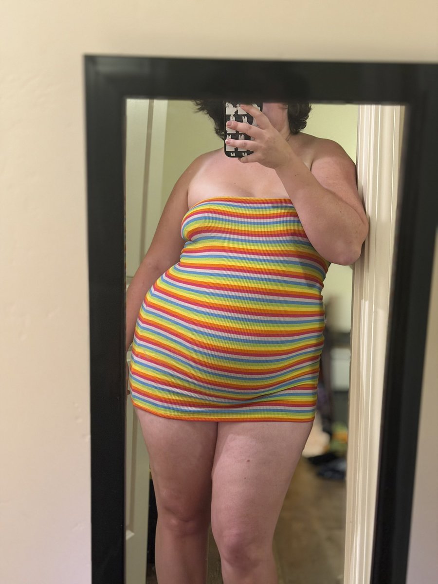 cutielapin3's tweet photo. Almost 100lb difference 🌈 https://t.co/rikaQZ6Y2M