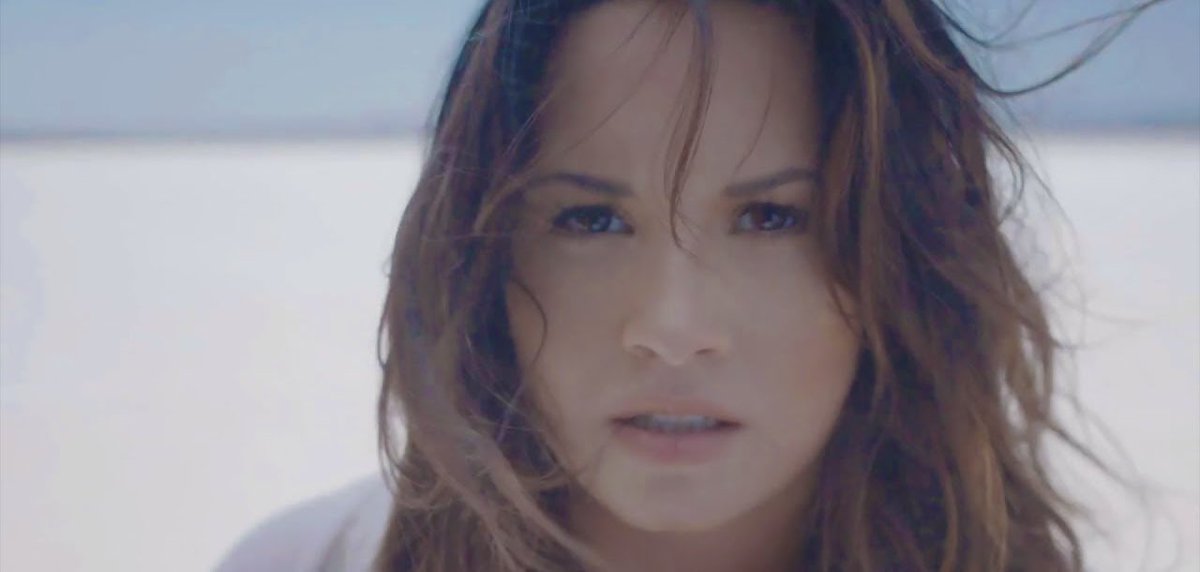 PopCrave's tweet photo. 15 years ago today, Demi Lovato released “Skyscraper.” https://t.co/QghbjHGaVk