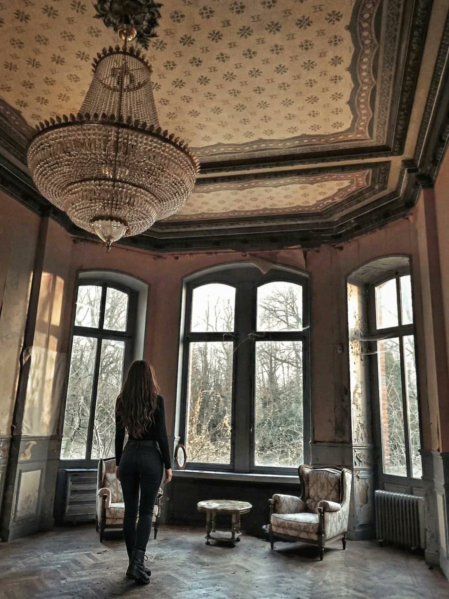 urbexlo's tweet photo. darkness looks good in snow

____ 🫀 ____

#abandonedplaces 
#urbanexploration 
#urbexeurope @yasircoskuv6z7 ☝️ https://t.co/QMQs03QMFR