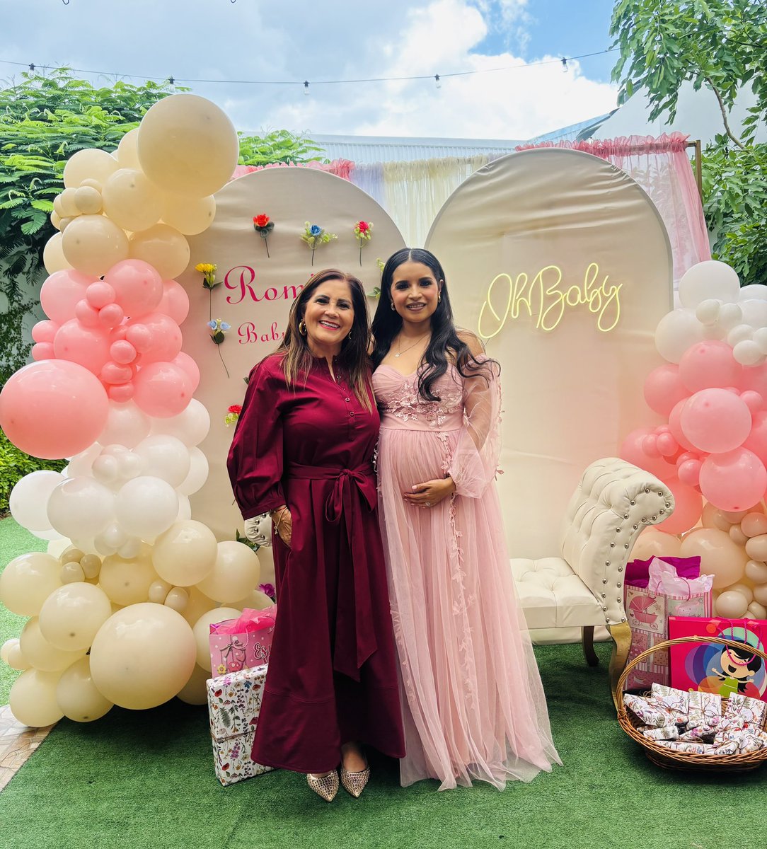 betyalarcona's tweet photo. Los padres somos quienes invitamos a l@s hij@s a conocer la vida, lo hacemos motivados por el amor, ese amor que debe de permanecer en su corazón ♥️ y lo acompañe por siempre!!

Hoy celebramos la bienvenida a la vida de Romina, es una niña amada y deseada
Gracias Dios 🙏 https://t.co/qO3e6tFXkN