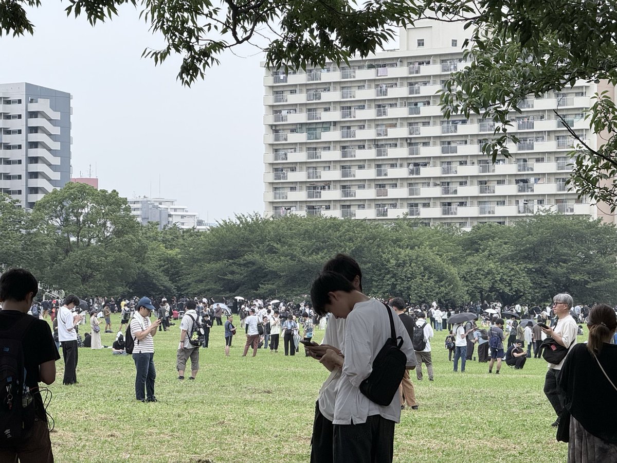mars_n0vv's tweet photo. ポケモンGOグローバル小松川公園に参戦
地元だったけどウン10年ぶりに来てこんなに人が集まる場所になるなんて想像も出来まへんでした https://t.co/hOfOIhplON