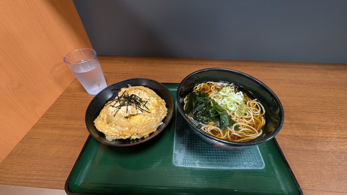 AirBalmy's tweet photo. 今日のランチは箱そばで😋
あっさりで良い感じ https://t.co/tQpnt5BcbO
