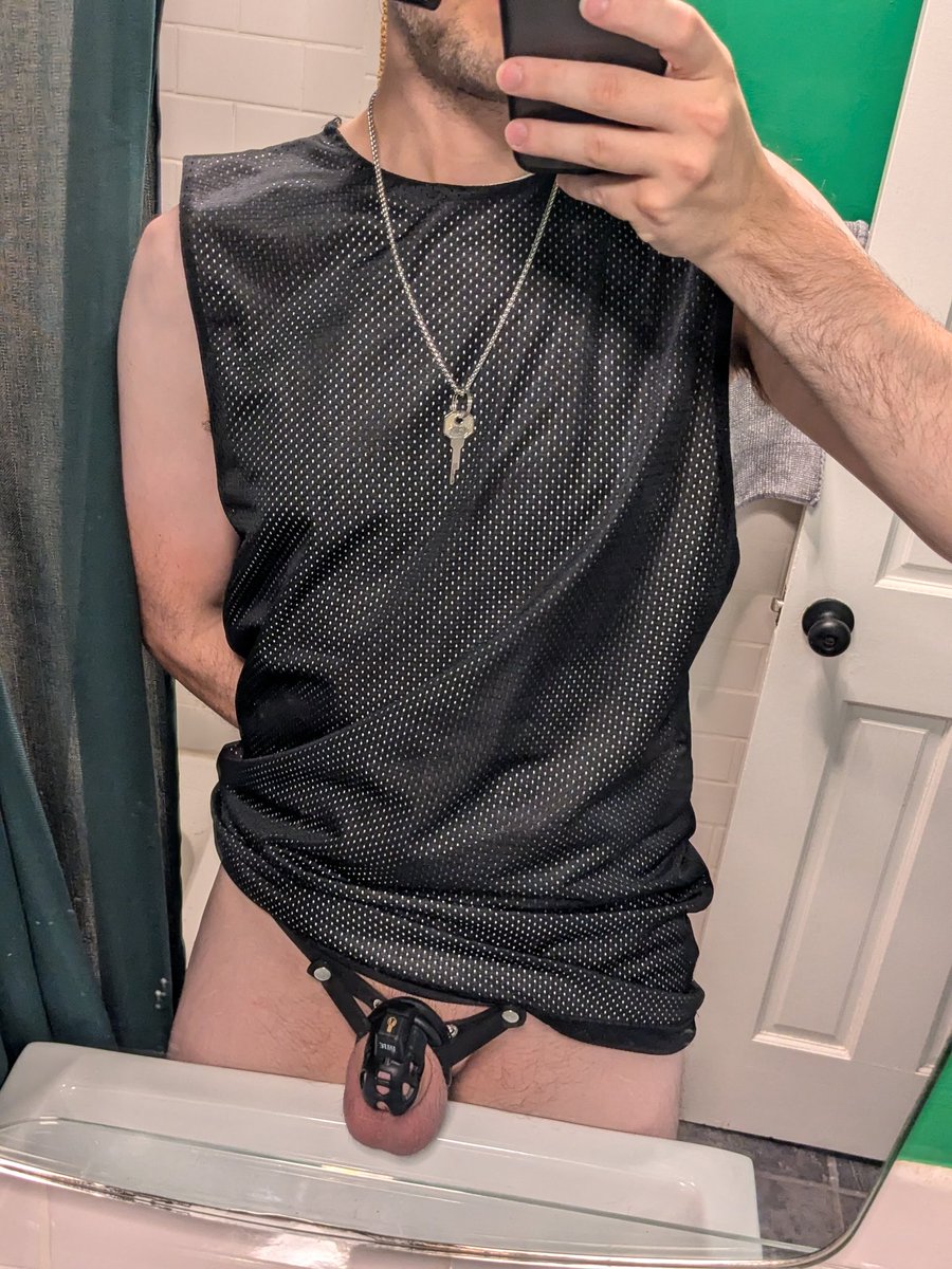 SubStagSeb's tweet photo. come chill and chat, tease my locked cock 😜

https://t.co/7wkumRRpCA https://t.co/kAHTzrckCK