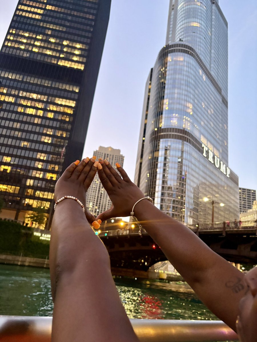 princesstasia22's tweet photo. OTHER CITIES MID, MID, SKIP, SKIP #SUMMERCHI https://t.co/umN28Hr5Z9