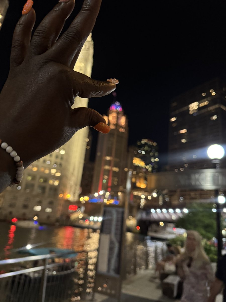 princesstasia22's tweet photo. OTHER CITIES MID, MID, SKIP, SKIP #SUMMERCHI https://t.co/umN28Hr5Z9