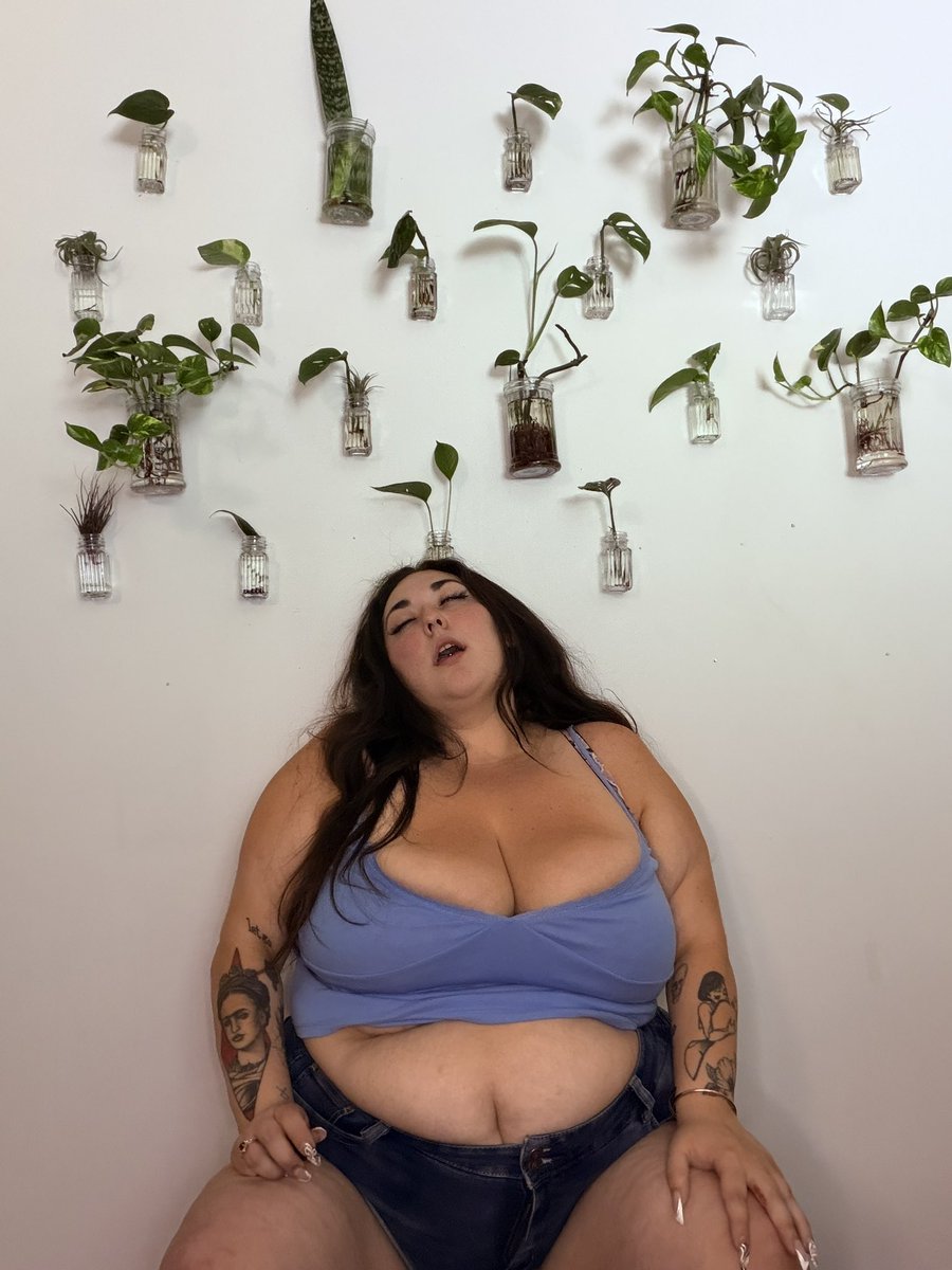 thixxmomma's tweet photo. Come join mommy tonight on @SextPanther https://t.co/klLgzerOpo