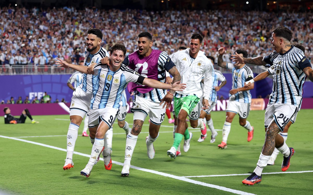 DavidMorales911's tweet photo. 🇦🇷 Argentina suma un invicto de 12 partidos por Copa del Mundo, su mejor registro.

✅ 12 | Argentina (2022 - 2026) | 10 PG - 2 PE
✅ 10 | Argentina (2002 - 2010) | 7 PG - 3 PE https://t.co/nF6iEpvX6K