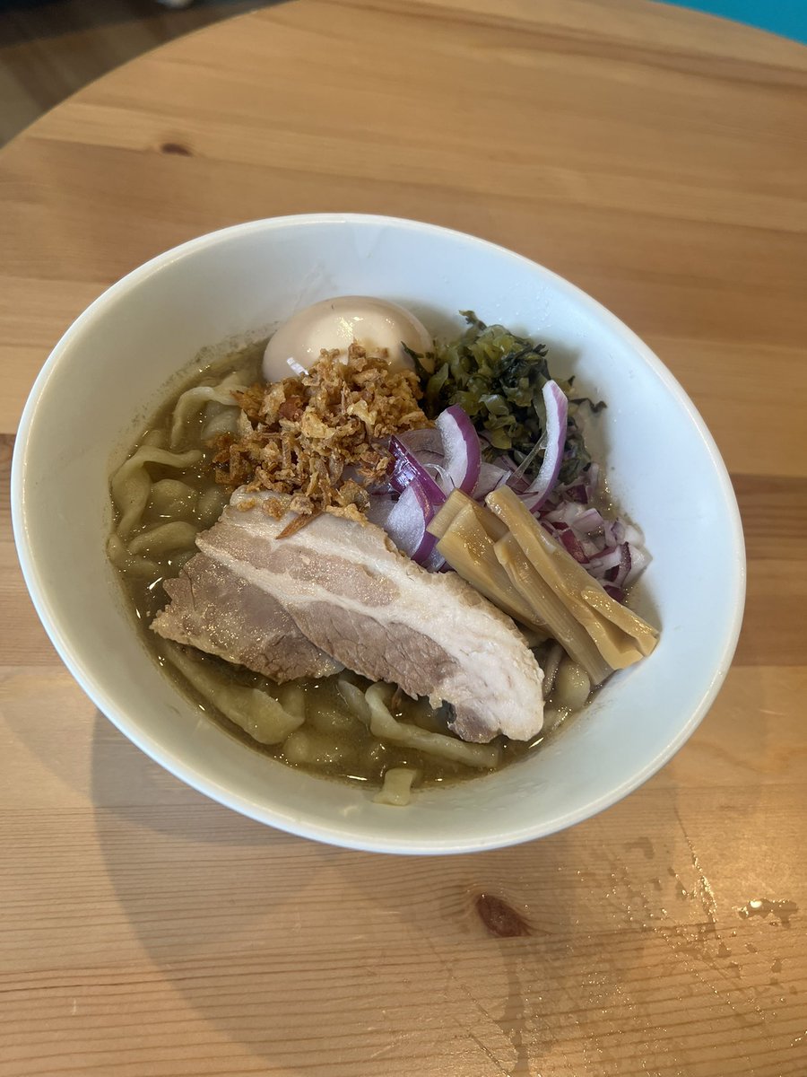 garlicramenb's tweet photo. 2026  7月
#自作ラーメン
煮干しそば

いわゆるセメント
煮干しオンリースープ
仕上げに煮干香味油
自家製手打ち麺は手揉みで食感◯
古澤さんに色々聞いた結果作れました！
(拉麺mellowインスパイア) https://t.co/lm5VK53c3E