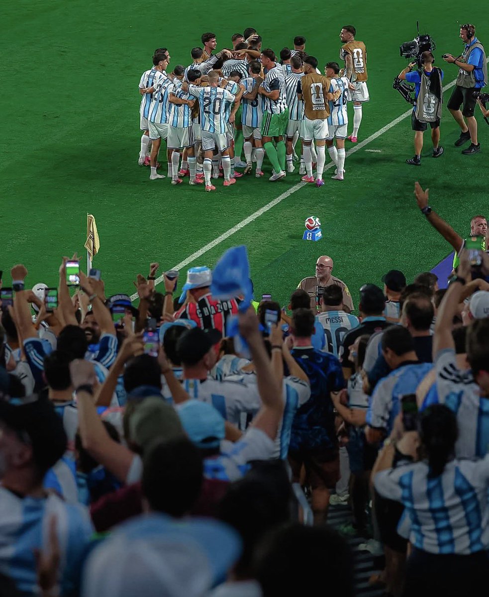 pibabostera_12's tweet photo. OTRA VEZ ENTRE LOS MEJORES 4 DE LA COPA DEL MUNDO.

GRACIAS ETERNAS🇦🇷 https://t.co/ZEnAYREKXJ