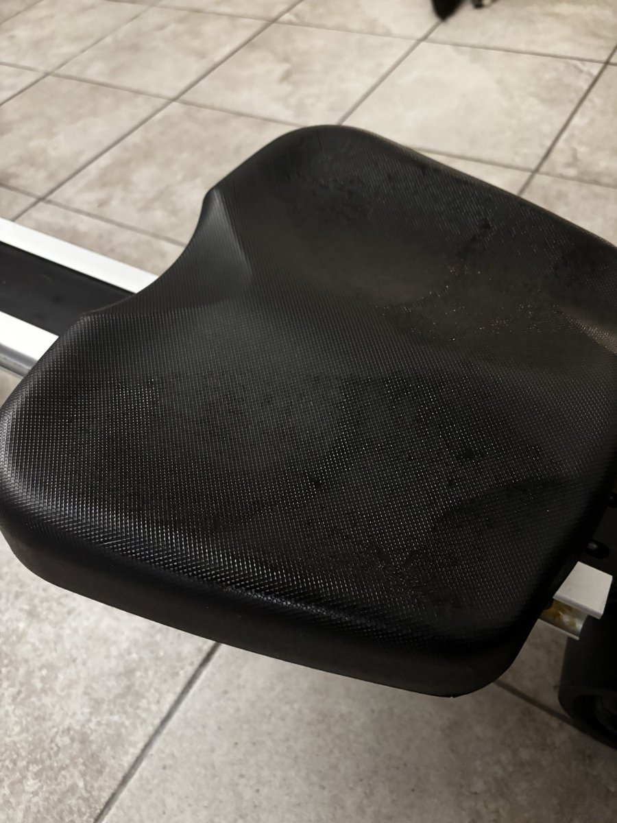 yesmissgrey's tweet photo. Crazy how you simps would lick the seat clean, AND thank me for it 😂 https://t.co/ZaCZLwVA8y