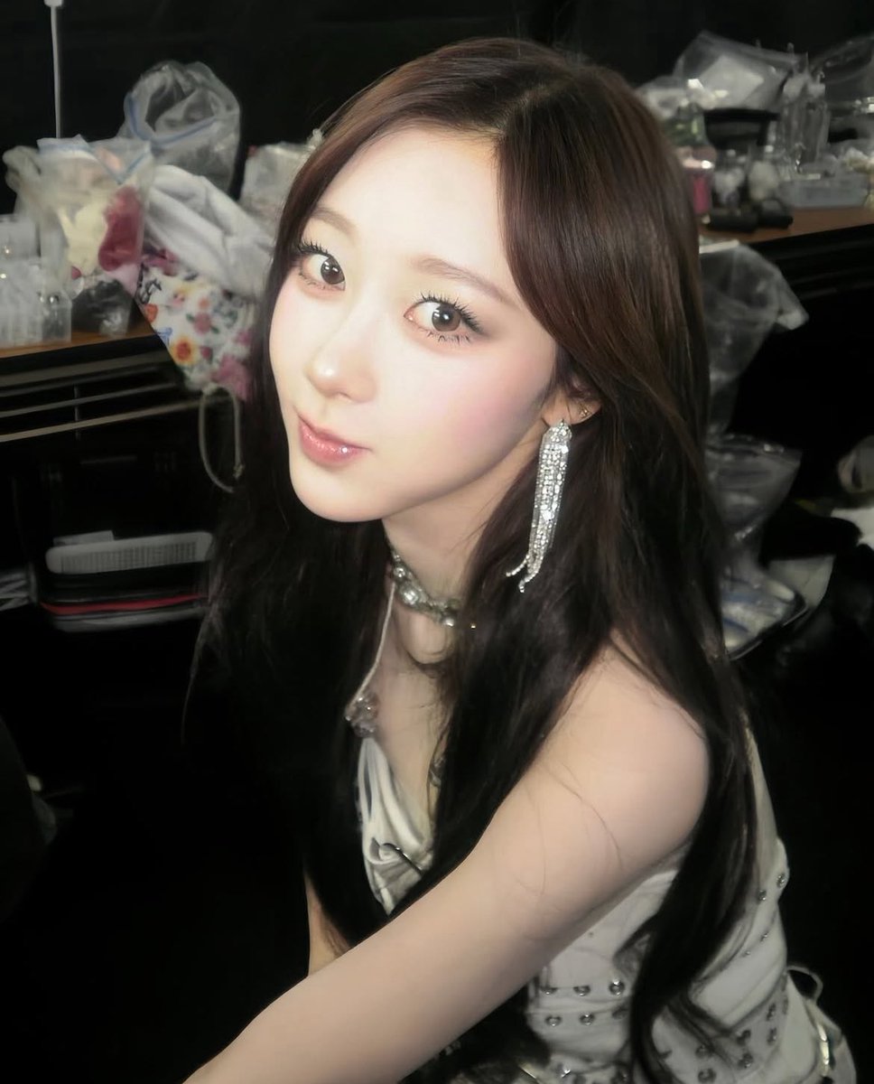 hyoaeri's tweet photo. Gorgeous mother https://t.co/Mq1kadmDiF