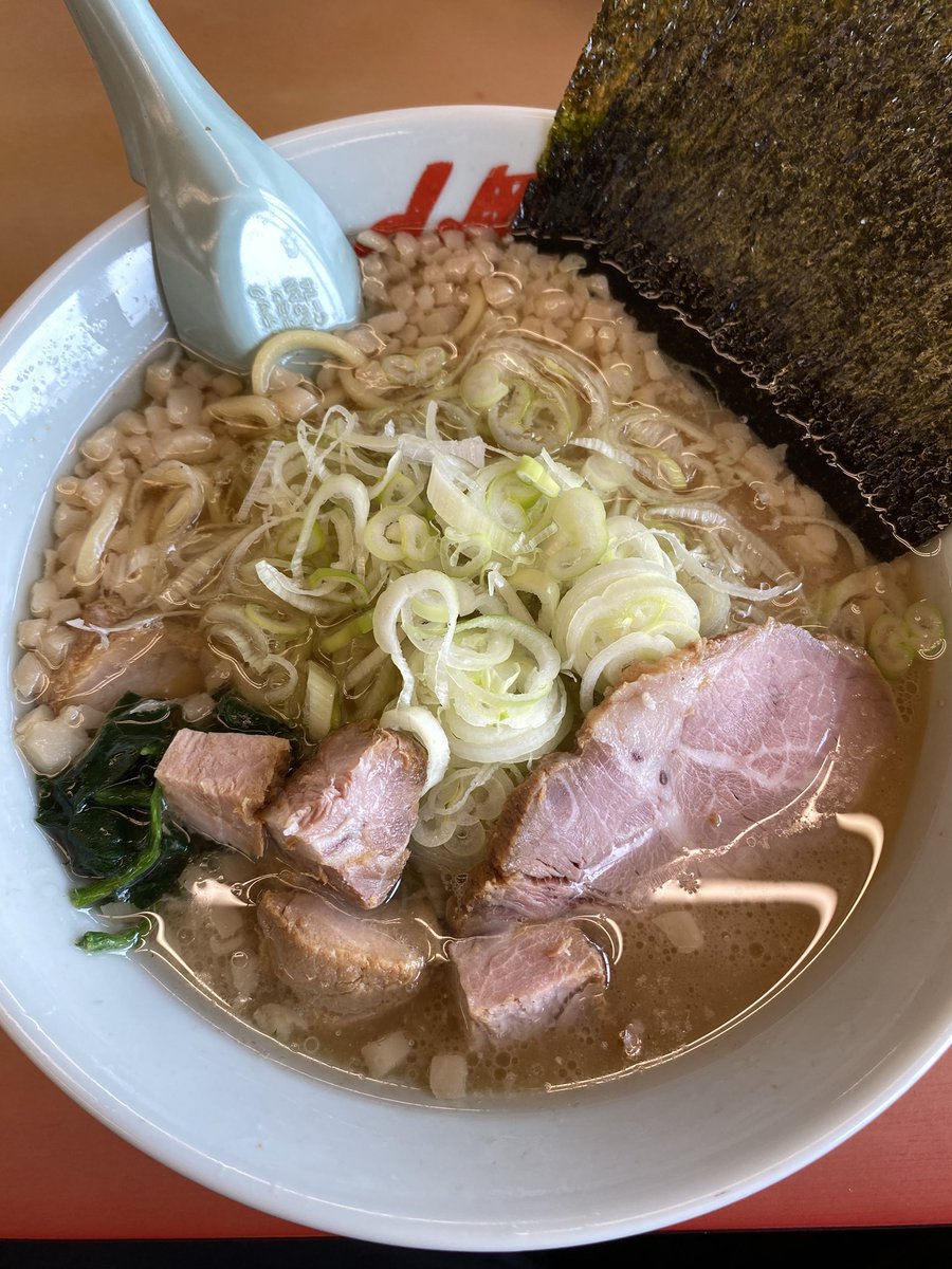 daigoujiga's tweet photo. 山岡家にて朝ラーメン！
醤油ラーメン！背脂変更・薬味ネギ・コロチャーシュートッピング！
#山岡家
#水戸市 https://t.co/6RTkWNiWrm