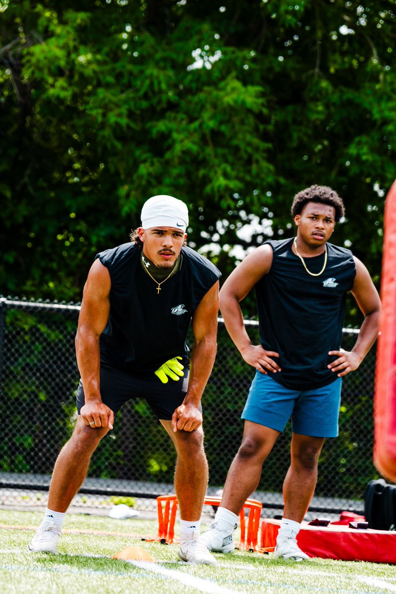 Devinemovements's tweet photo. Super successful showing out of our first annual Devine Movements RB camp! 

Vibes were high and electric all throughout the day! Pass pro, pass catching, agility &amp; elusive work! https://t.co/8DOJE2PxLI