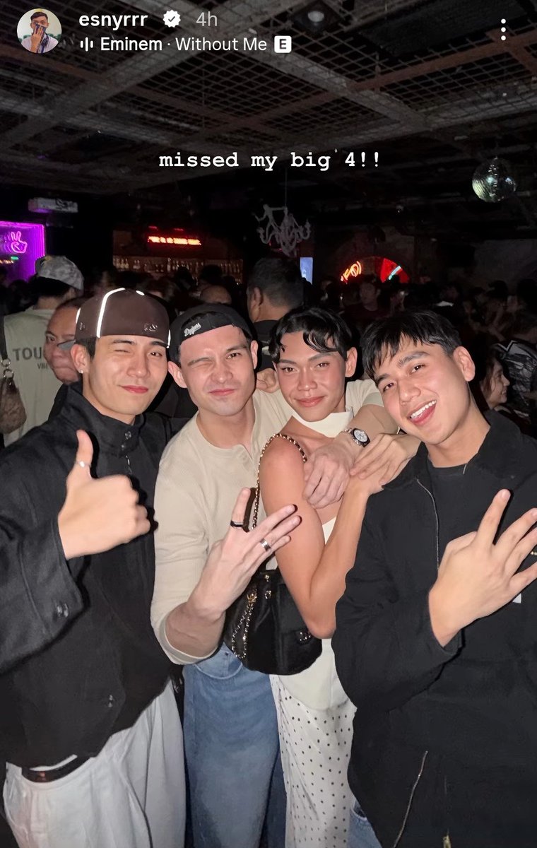 rndmfngrlacc___'s tweet photo. i'm so happy to see brent having the time of his life with his friends. i hope you're always happy and free, brenty. your happiness is what matters to us the most 🤍 https://t.co/DOP54xLV0g