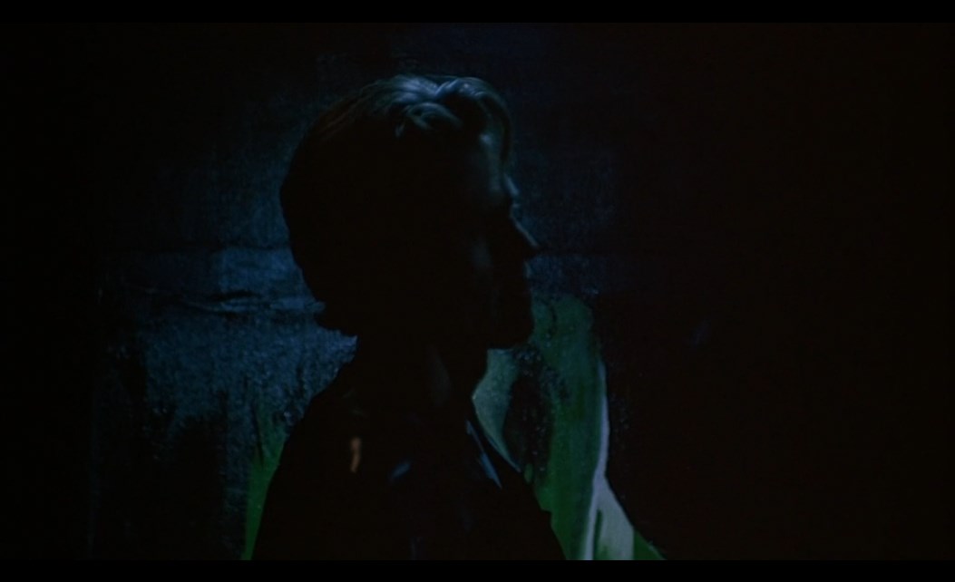 _Carlosout's tweet photo. New Rose Hotel (1998) dir. Abel Ferrara https://t.co/tQZRpXmDRt