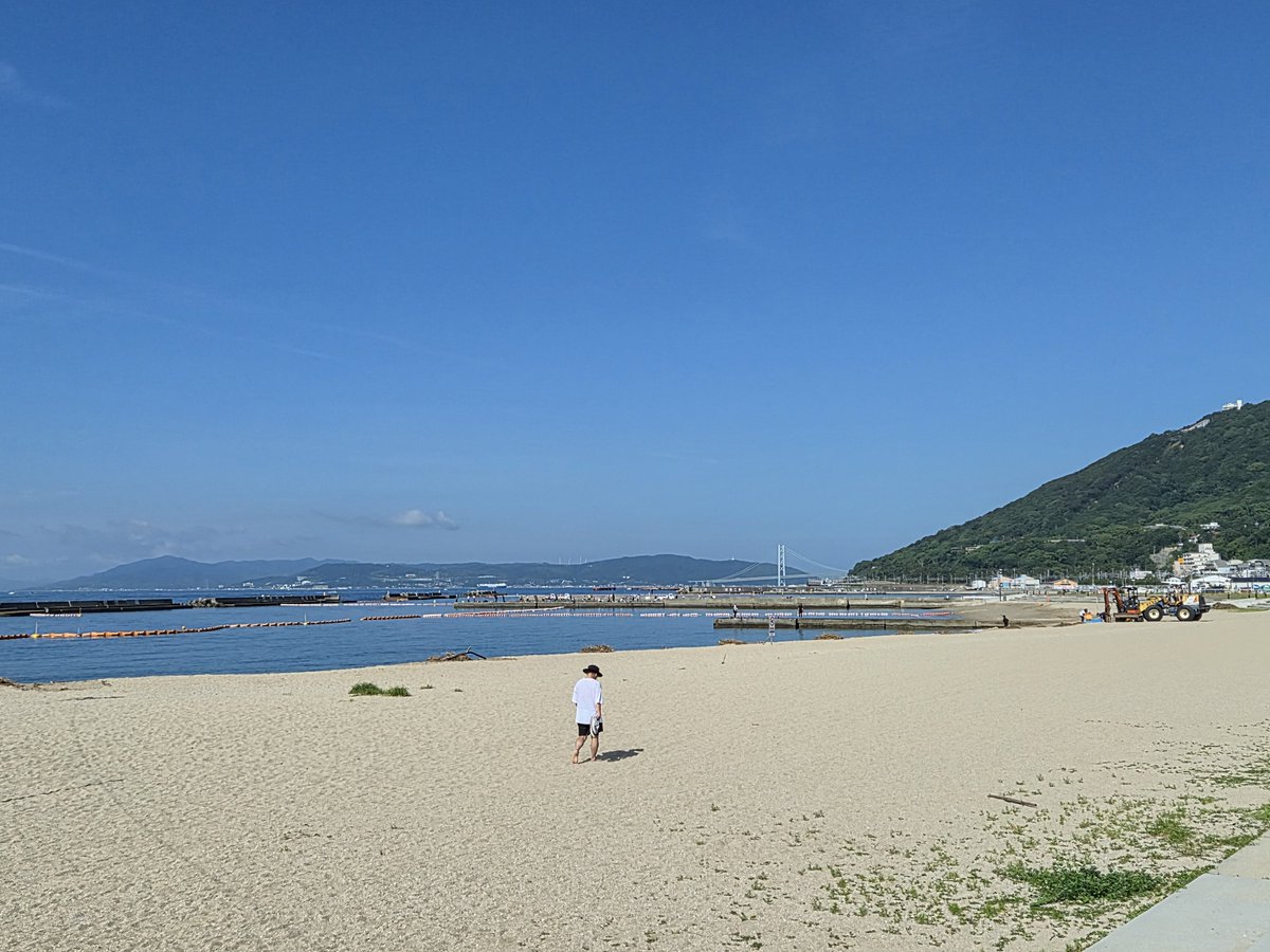 riatotsuwest's tweet photo. #リア突海の家

本日も9時から営業します🏖️
かなり暑くなることが予想されますので、水分や塩分補給をこまめに行い、暑さ対策のうえお越しください🙇‍♂️

そして！
チケット二次募集が本日23時59分締め切りですので、ご応募お待ちしています🙇‍♂️ https://t.co/Bkh70G1klb