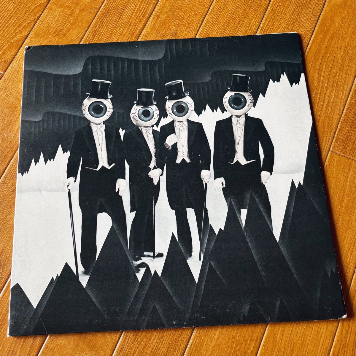 losthouse2551's tweet photo. 朝のエスキモー。この季節にぴったりのレコードですね。 https://t.co/T4uMnyMVgK