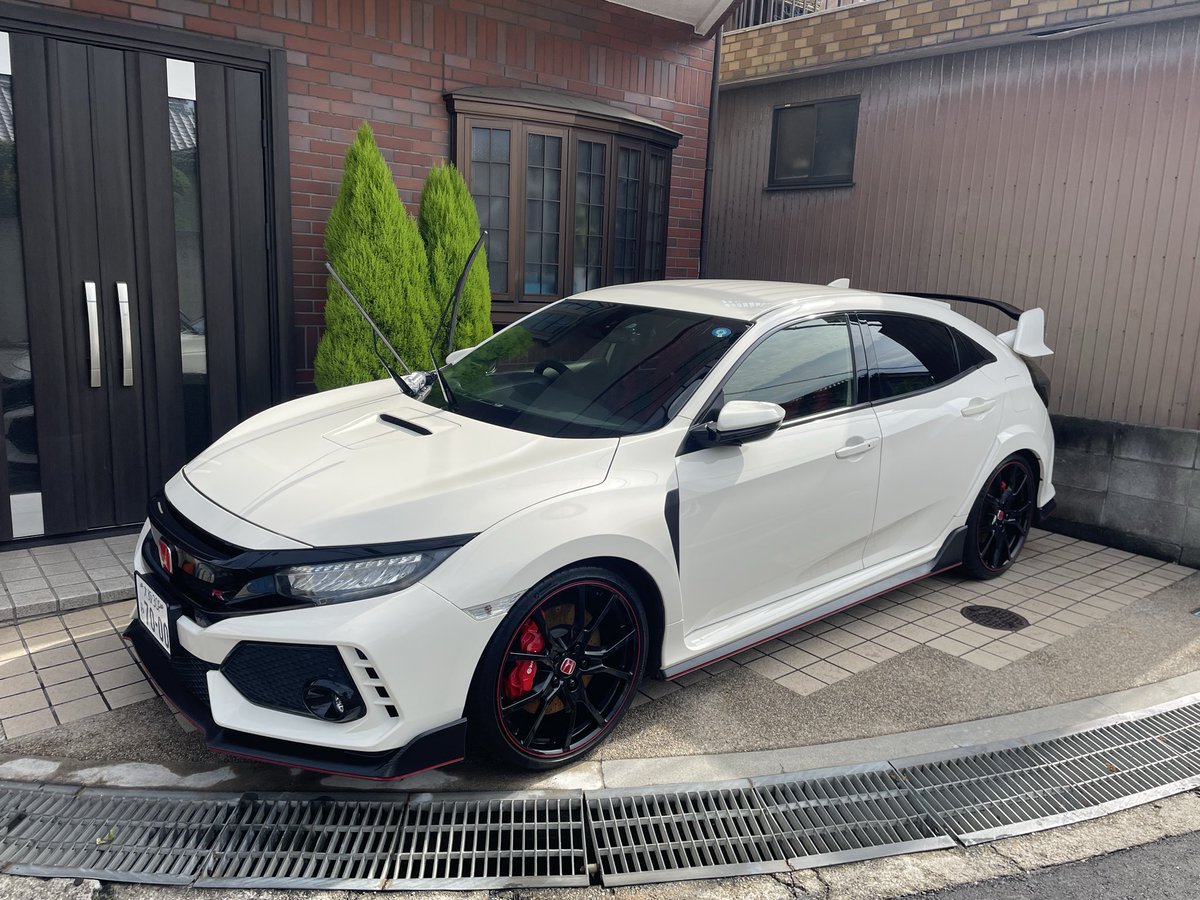 Fk7Honda's tweet photo. たぶん、日本一キレイなFK8前期やと思う

それか、日本一愛されてるFK8（笑） https://t.co/xCMyauaP3p