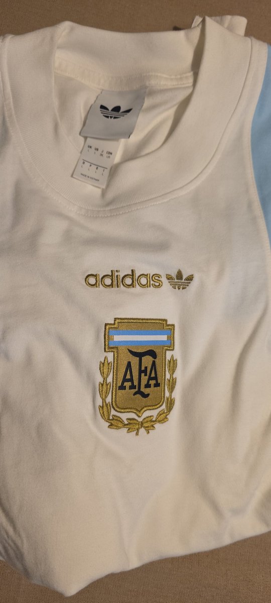 RuidodeMagia's tweet photo. Cambio Remera Eqt Argentina Talle L por M. Llego hace una semana de Manchester. CABA y alrededores https://t.co/CUkmIVvgRk